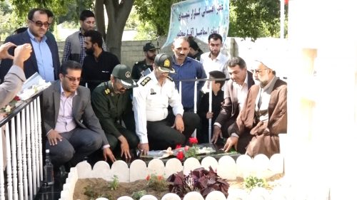 غبار روبی و عطر افشانی گلزار شهدای شهرستان نکا